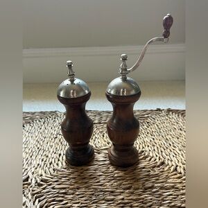 Vintage Turned Wood and Metal Rustic Salt & Pepper Grinder Set - Brown Silver